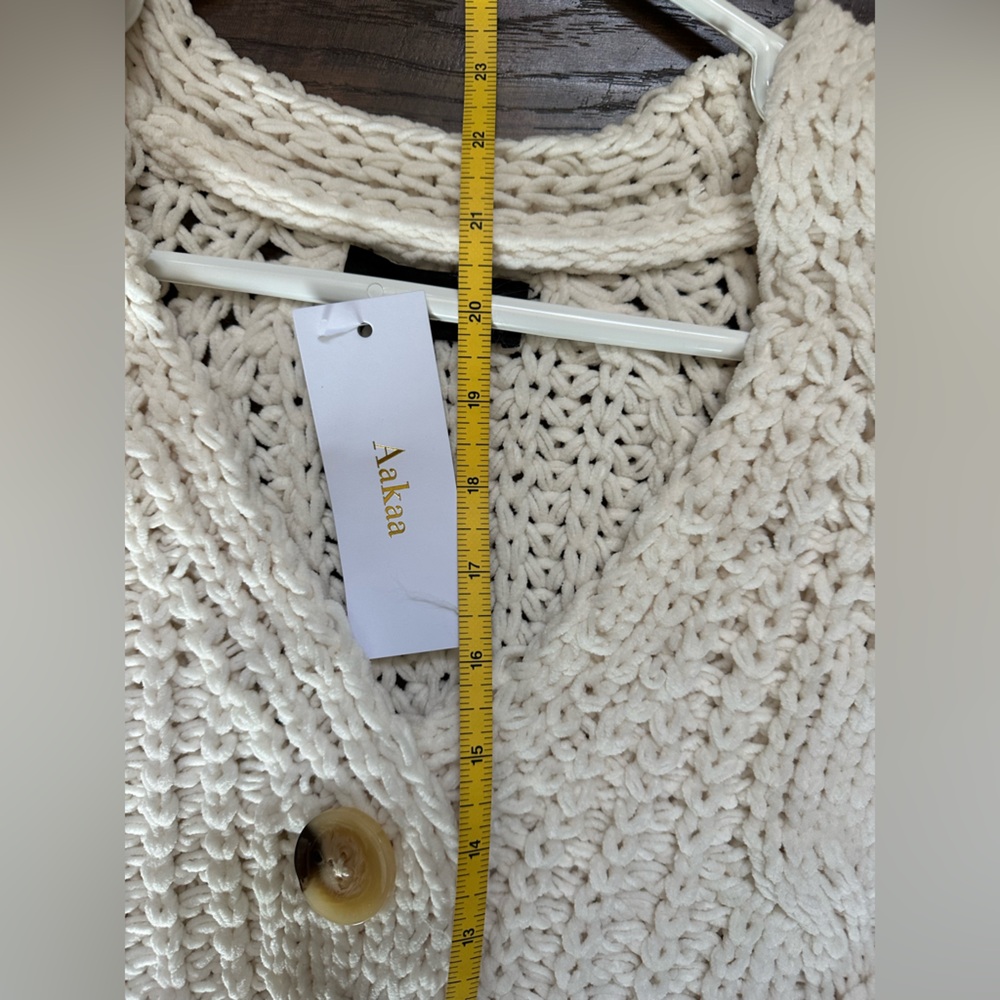 Aakaa Cream Knit Cardigan Sweater cable pattern on front NWT SUPER SOFT M - Picture 9 of 16